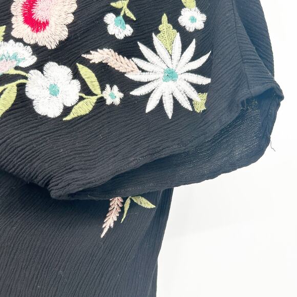 Torrid Womens Boho Dark Embroidered Floral Open Front Kimono Cardigan Size 1X/2X - Picture 5 of 7